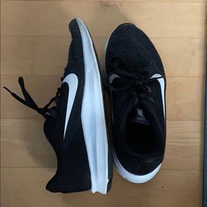 Black Nike sneakers size 9